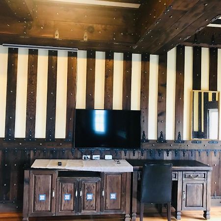 Black Forest Manor Renai Bagian luar foto