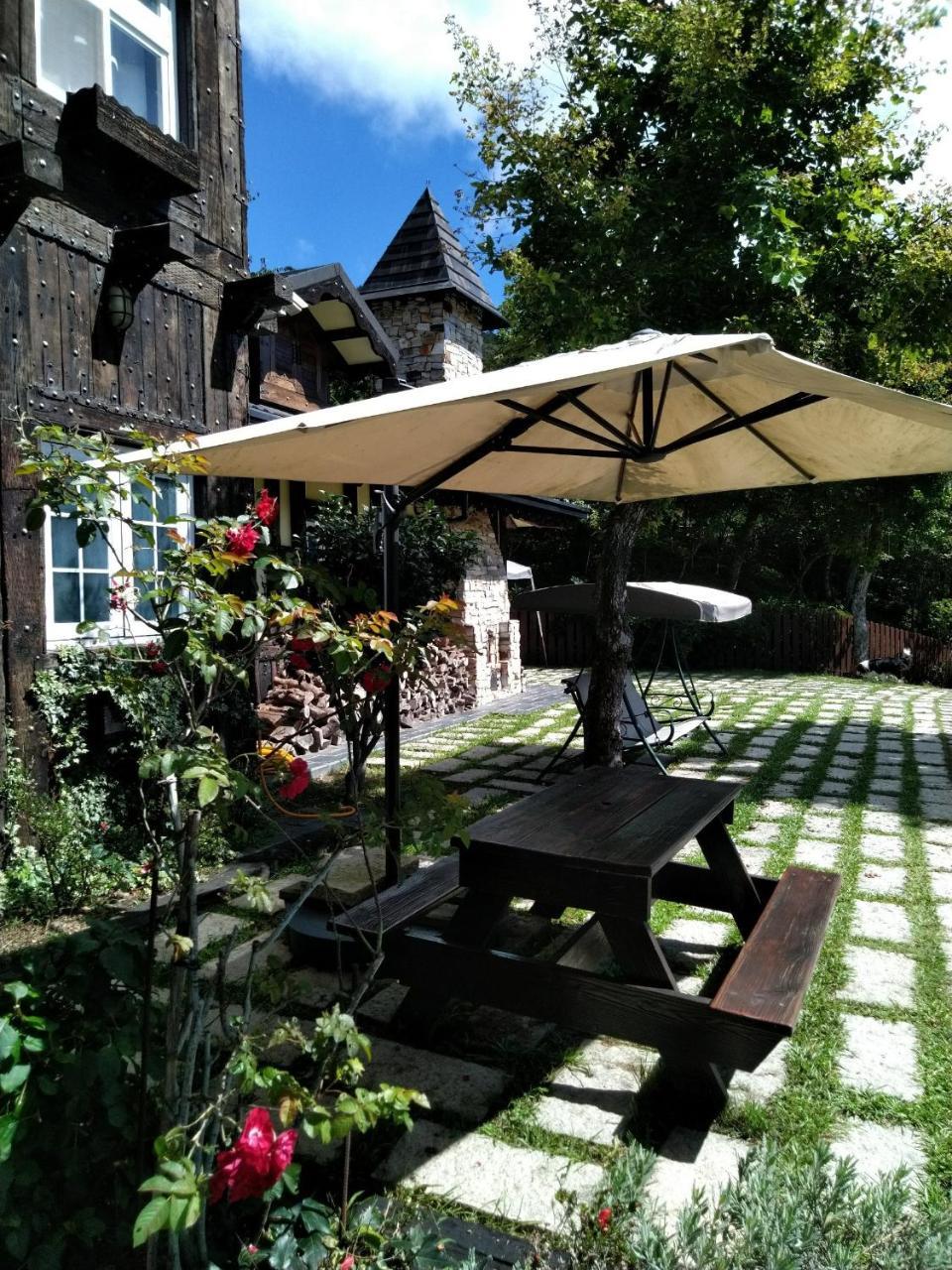 Black Forest Manor Renai Bagian luar foto
