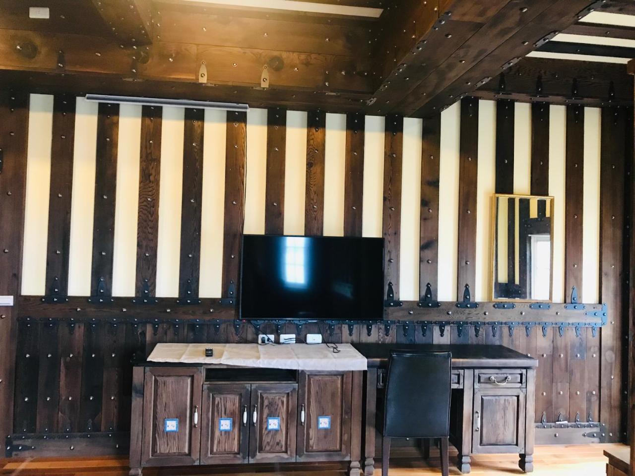 Black Forest Manor Renai Bagian luar foto