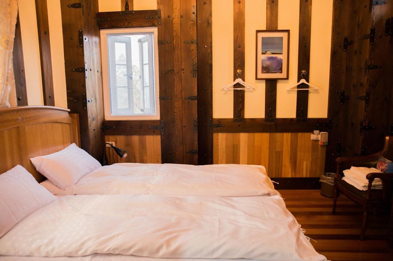 Black Forest Manor Renai Bagian luar foto