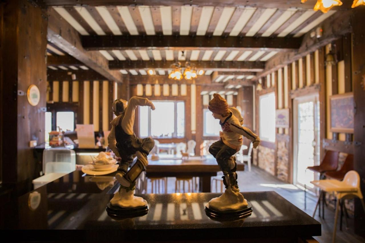 Black Forest Manor Renai Bagian luar foto