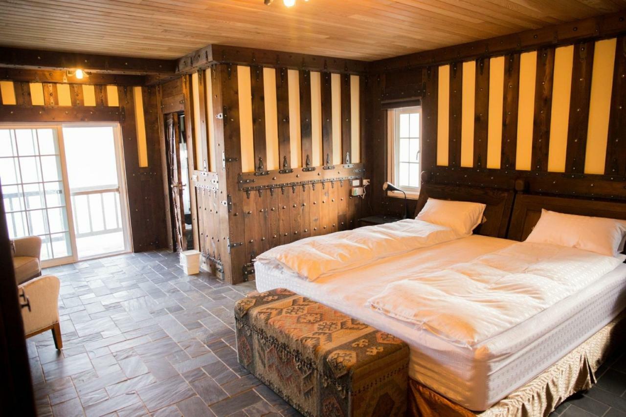 Black Forest Manor Renai Bagian luar foto